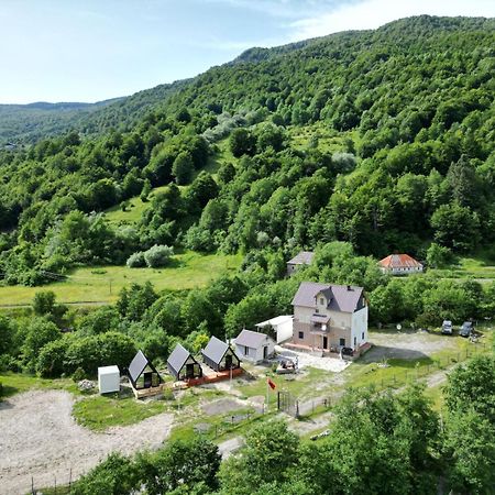 Vita Guesthouse Bajram Curri ภายนอก รูปภาพ