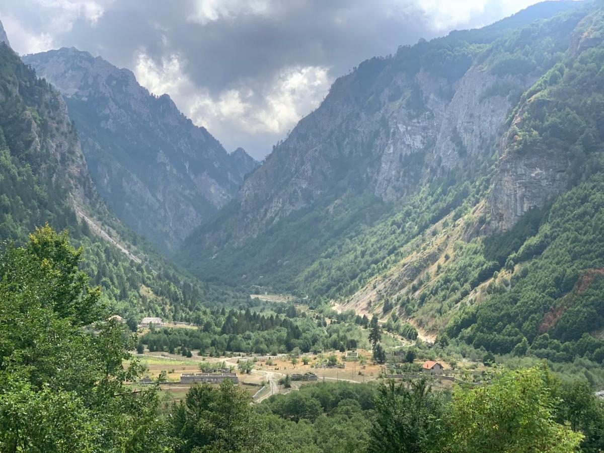 Vita Guesthouse Bajram Curri ภายนอก รูปภาพ