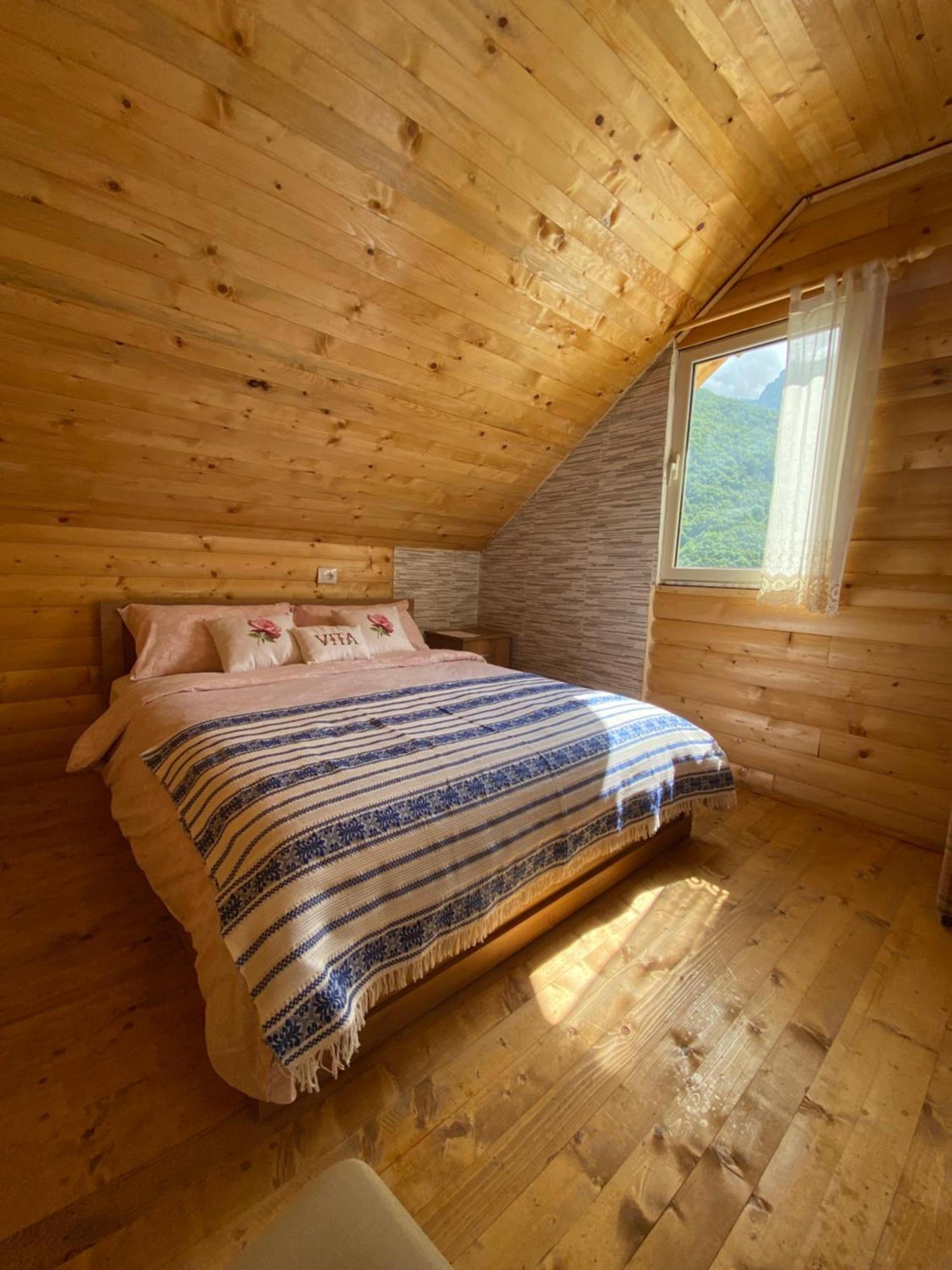 Vita Guesthouse Bajram Curri ภายนอก รูปภาพ