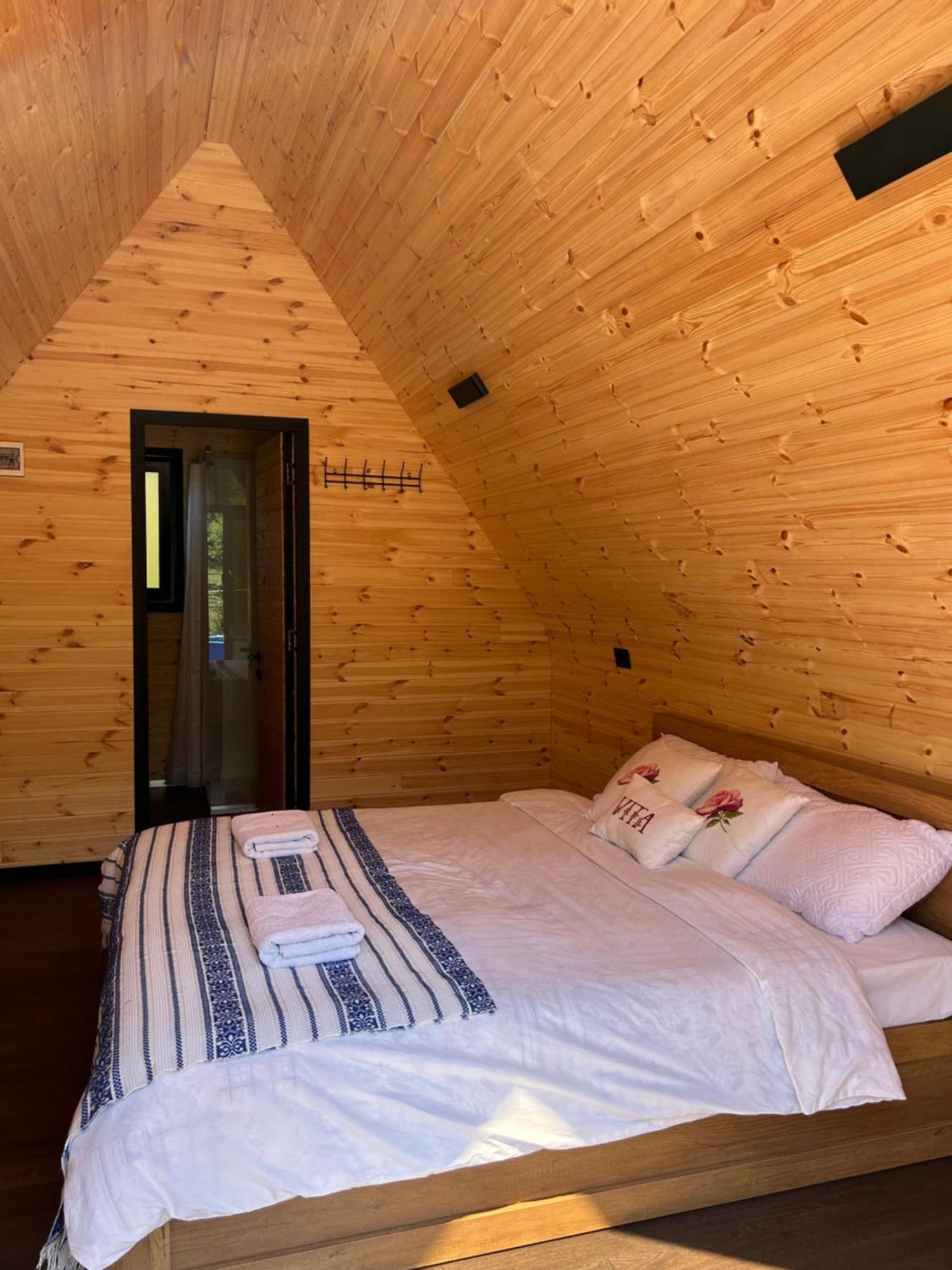 Vita Guesthouse Bajram Curri ภายนอก รูปภาพ