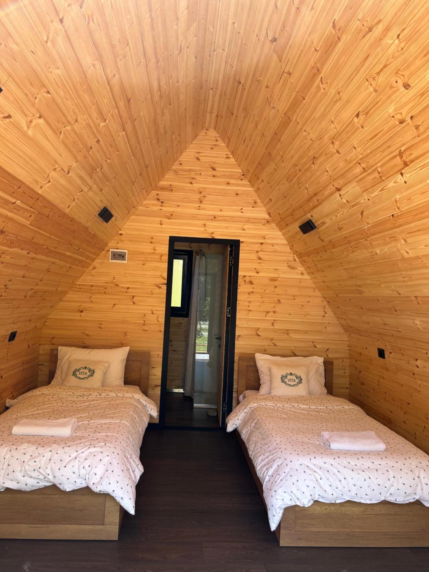 Vita Guesthouse Bajram Curri ภายนอก รูปภาพ